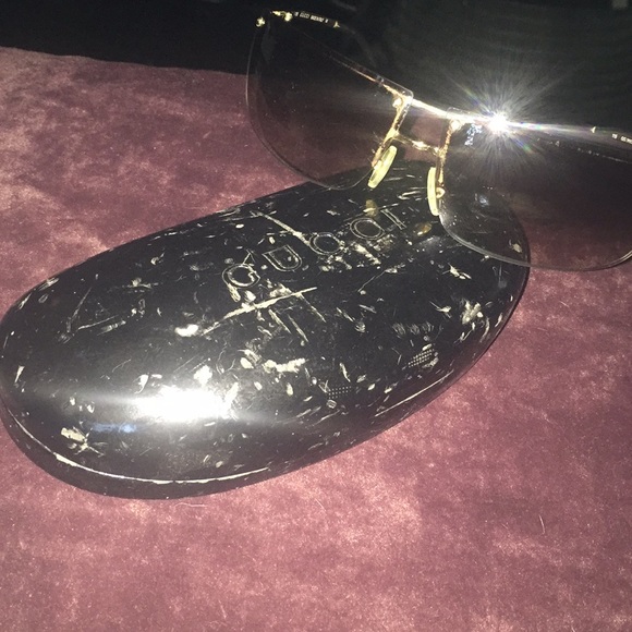 Gucci sunglasses with case - Picture 2 of 8